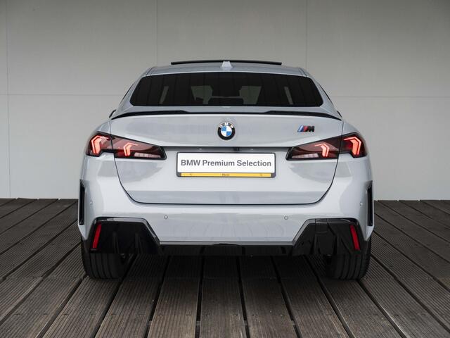 BMW 2-SERIE 220 Gran Coupe | M Sportpakket Pro | Comfort Access | Head Up Display | Harman Kardon | Driving Assistant Proffesional | Panoramadak | Stuurwielrand verwarmd | 19 inch