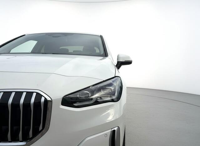BMW 2-SERIE Active Tourer 225e xDrive HARMAN KARDON - TREKHAAK - STOELVERWARMING