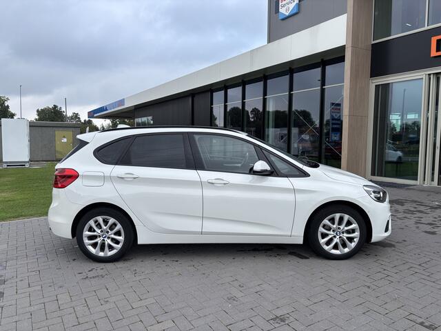 BMW 2-SERIE Active Tourer 220i 192pk Executive Trekh.I Navi I Airco