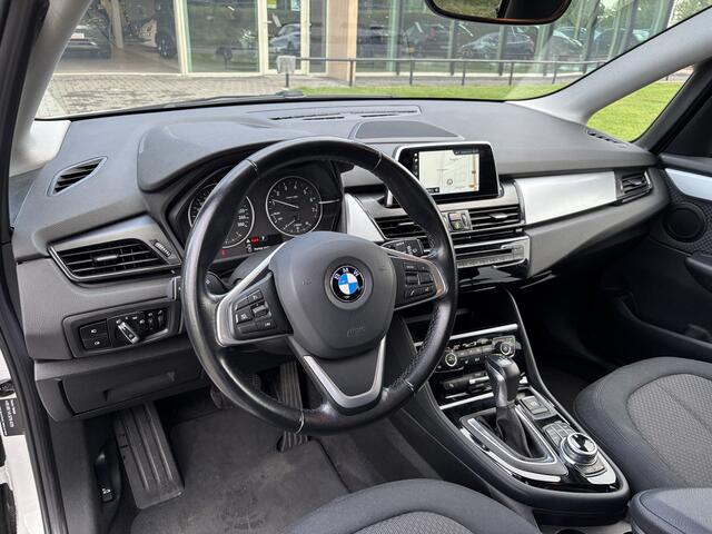 BMW 2-SERIE Active Tourer 220i 192pk Executive Trekh.I Navi I Airco