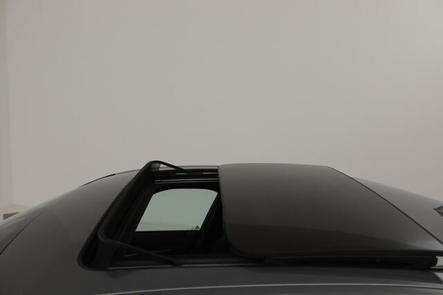 BMW 2-SERIE Gran Coupé 218i High Executive (PANORAMADAK, CAMERA, STOELVERWARMING, NAVIGATIE)