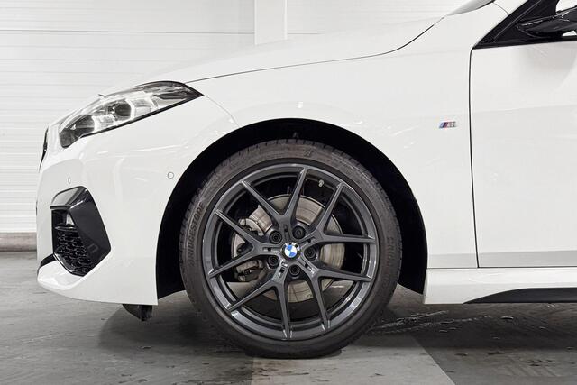 BMW 2-SERIE Gran Coupé 218i Introduction Edition | M-Sport | HiFi | Achteruitrijcamera | Panoramadak