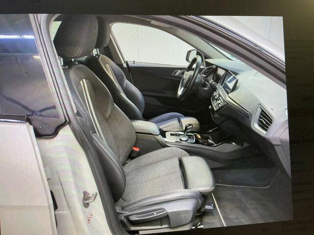 BMW 2-SERIE Gran Coupé 218i Introduction Ed Sport CAMERA / SPORTSTOELEN / LED / CARPLAY / DAB+