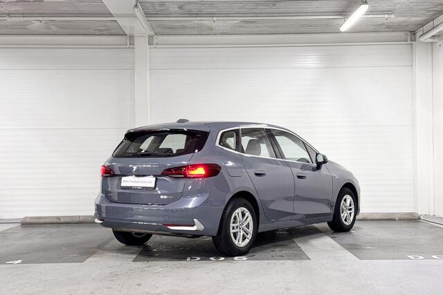 BMW 2-SERIE Active Tourer 225e xDrive | Stoelverwarming | Achteruitrijcamera | Driving Assistant Plus