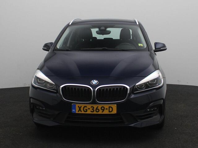 BMW 2-SERIE Active Tourer 218i Corporate Lease Executive | Lichtmetalen Velgen | Elektrisch bedienbare achterklep | Navigatie