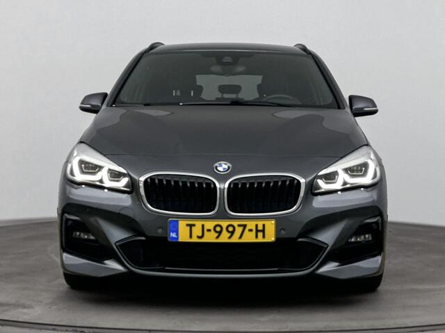 BMW 2-SERIE Active Tourer 218i 140Pk Executive Launch Edition | Navigatie | Achteruitrijcamera | Climate Control | Sportstoelen | Bluetooth Telefoonverbinding | Elektrisch Bedienbare Achterklep |