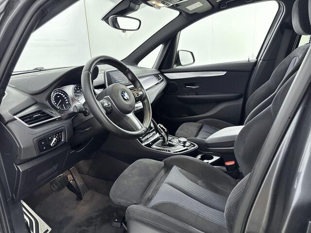 BMW 2-SERIE Active Tourer 218i 140Pk Executive Launch Edition | Navigatie | Achteruitrijcamera | Climate Control | Sportstoelen | Bluetooth Telefoonverbinding | Elektrisch Bedienbare Achterklep |
