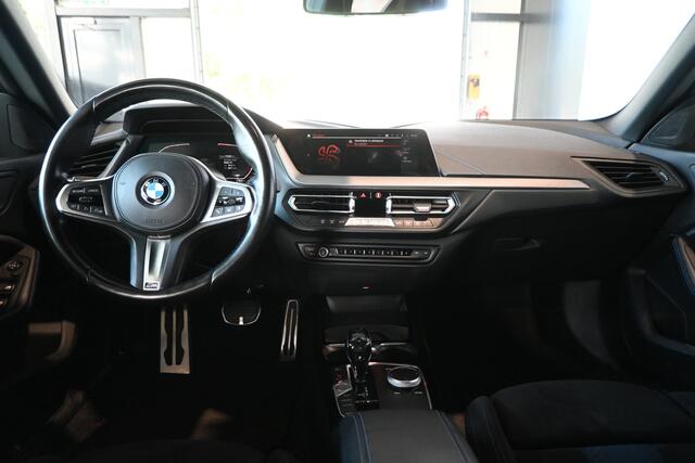 BMW 2-SERIE Gran Coupé 218i Automaat M SPORT Schaalstoelen Ambiant verlichting CarPlay Clima Navigatie LED Cruise control Inruil Mogelijk!