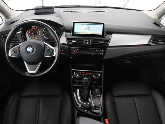 BMW 2-SERIE Active Tourer 218i Centennial High Executive | Head-Up | Navigatie | Stoelverwarming |