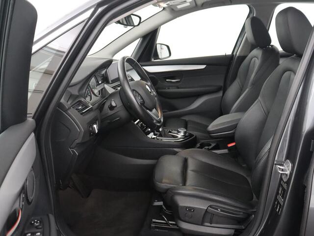 BMW 2-SERIE Active Tourer 218i Centennial High Executive | Head-Up | Navigatie | Stoelverwarming |