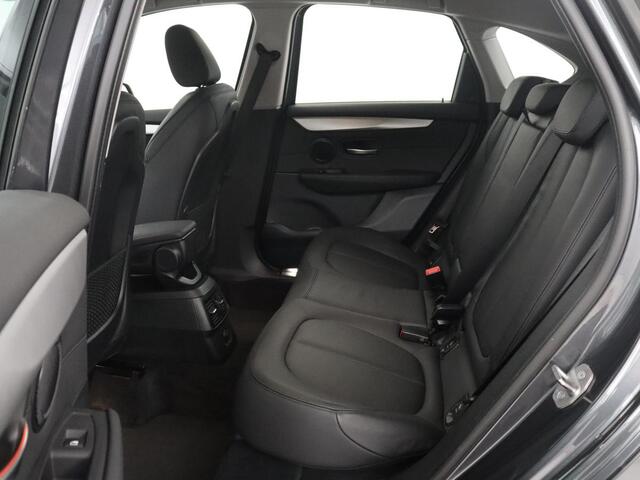 BMW 2-SERIE Active Tourer 218i Centennial High Executive | Head-Up | Navigatie | Stoelverwarming |