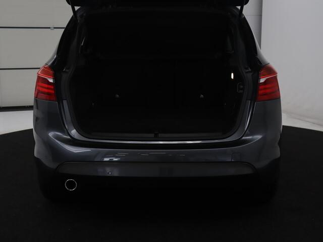BMW 2-SERIE Active Tourer 218i Centennial High Executive | Head-Up | Navigatie | Stoelverwarming |