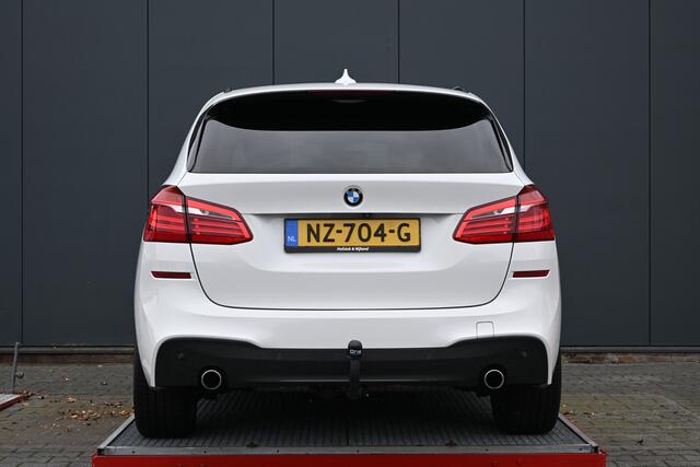 BMW 2-SERIE Active Tourer 220i Centennial High Executive trekhaak m sport