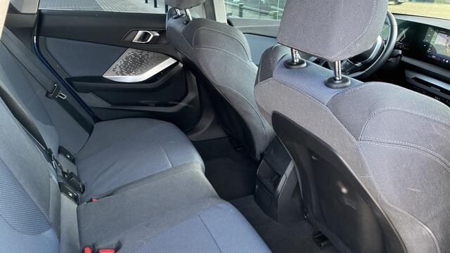 BMW 2-SERIE Gran Coupé 220 M Sport Automaat / Sportstoelen / Achteruitrijcamera / Stoelverwarming / Getint glas