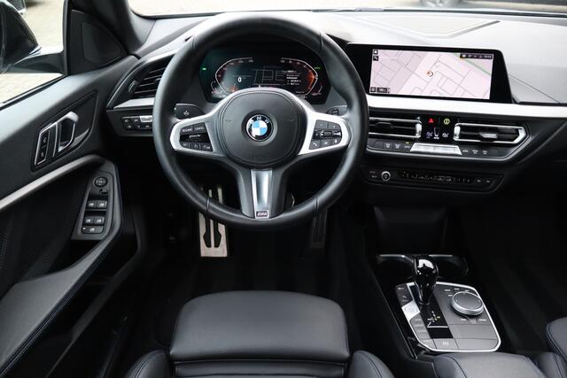 BMW 2-SERIE Gran Coupé 218i Business Edition M-Sport NL-Auto!! 19'' LM I Nav I Apple Car-Play