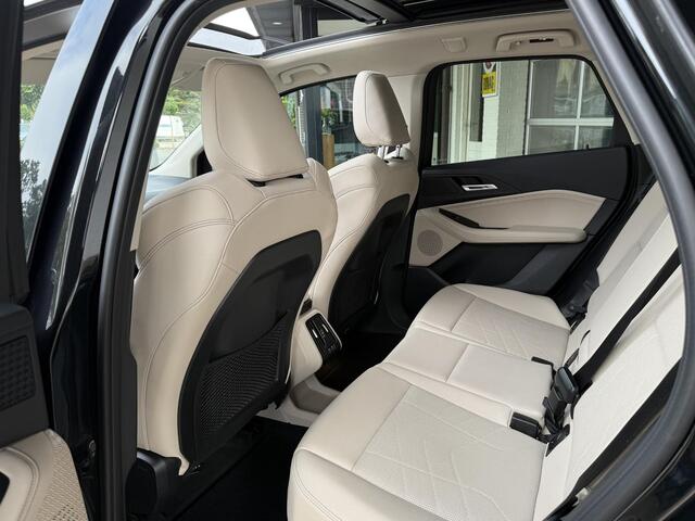 BMW 2-SERIE Active Tourer 225e xDrive Luxury Line | PANORAMA | LEDER | SPORTSSTOELEN | CAMERA | DRIVING ASSIST |