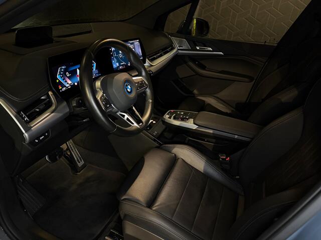 BMW 2-SERIE Active Tourer 225e xDrive | M-sport | Pano | Trekhaak | Driving Assist Pro