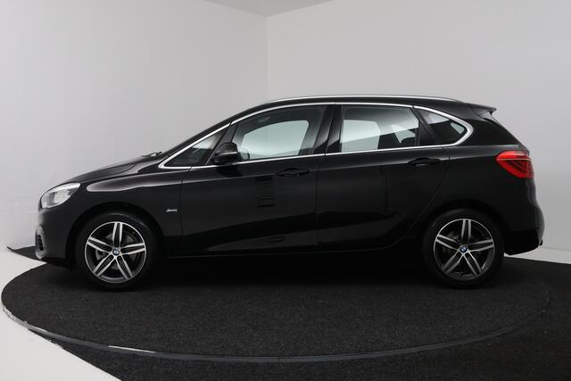 BMW 2-SERIE Active Tourer 218i High Executive (NAVIGATIE, PARKEERSENSOREN, CRUISE CONTROL)