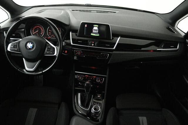 BMW 2-SERIE Active Tourer 218i High Executive (NAVIGATIE, PARKEERSENSOREN, CRUISE CONTROL)