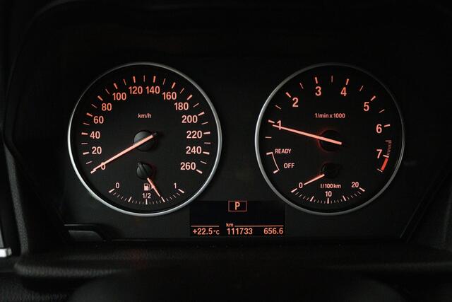 BMW 2-SERIE Active Tourer 218i High Executive (NAVIGATIE, PARKEERSENSOREN, CRUISE CONTROL)