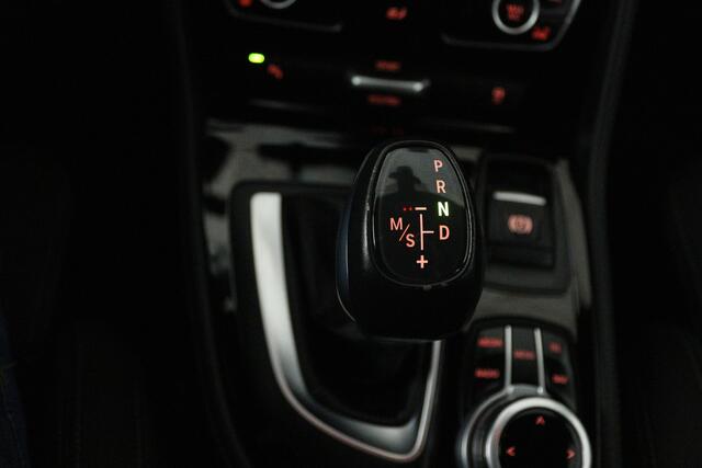 BMW 2-SERIE Active Tourer 218i High Executive (NAVIGATIE, PARKEERSENSOREN, CRUISE CONTROL)