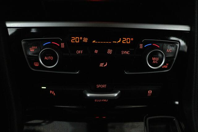 BMW 2-SERIE Active Tourer 218i High Executive (NAVIGATIE, PARKEERSENSOREN, CRUISE CONTROL)