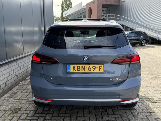 BMW 2-SERIE Active Tourer 225e xDrive Luxury Line 17"/Leder + memory/Panoramadak/Stoelmassage/Harman Kardon/Camera/Head-up/Apple Carplay & Android Auto