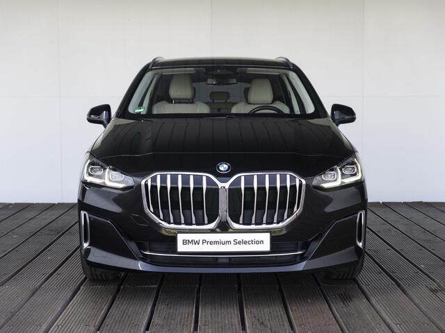 BMW 2-SERIE Active Tourer 218i | Luxury Line | Premium Pack | Comfort Pack | 17 inch | Comfort Access | Achteruitrijcamera | Sportstoelen | Trekhaak – foto 6