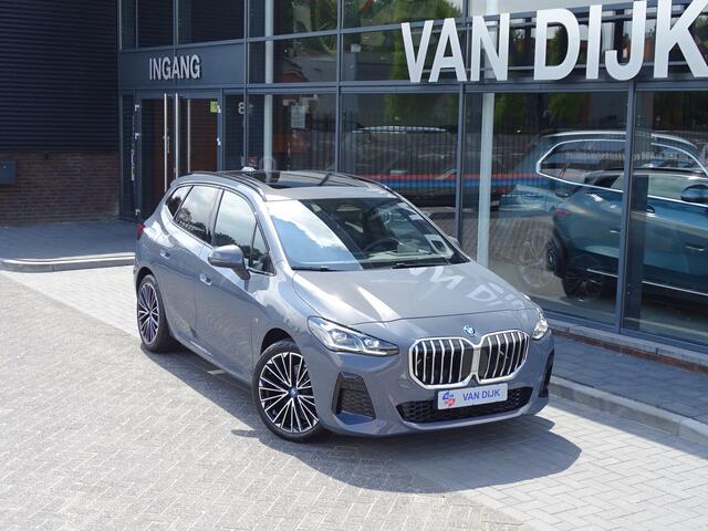 BMW 2-SERIE ACTIVE TOUR. 225e xDrive M Sport. Pano.Dak Head-Up Harman-Kardon Drive Ass. Innovation-pack Travel-pakket 19''LM Velgen