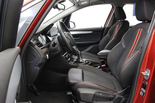 BMW 2-SERIE ACTIVE TOUR. 218i Executive Edition - Carplay, Camera, Half Leer, Headup Display