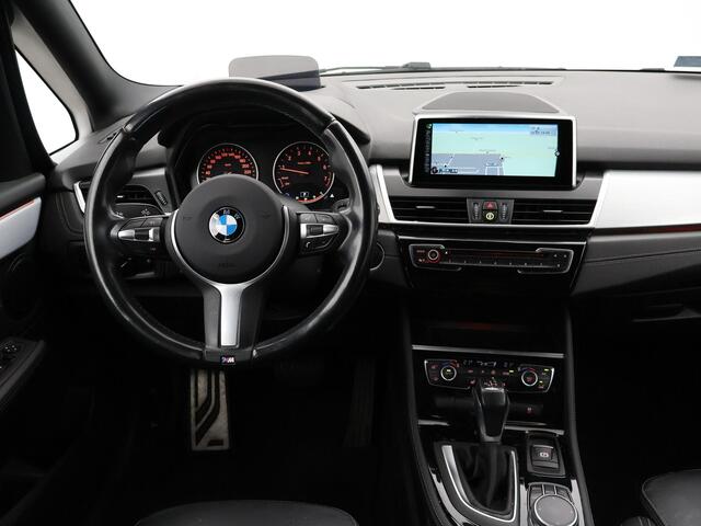BMW 2-SERIE GRAN TOURER 220i 192 PK 4-CIL. AUT. 7-PERSOONS M-SPORT + LEDER | TREKHAAK | HEAD-UP