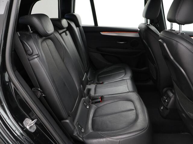 BMW 2-SERIE GRAN TOURER 220i 192 PK 4-CIL. AUT. 7-PERSOONS M-SPORT + LEDER | TREKHAAK | HEAD-UP