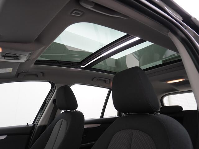 BMW 2-SERIE GRAN TOURER 218I 7-Persoons AUT-7 141pk Pano.dak Navi-Pro BMW-Digital-Key (via-GSM) Camera Head-Up Display Adap.Led Live Cockpit Plus PDC-a+v Afn.Trekhaak Cruise Control High Executive Edition WiFi Elek.Achterklep DAB HUD Regen-Lichtsensor Comfort Acces ConnectedDriv