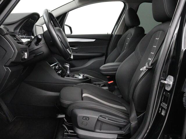 BMW 2-SERIE GRAN TOURER 218d Advantage | Sportstoelen | Stoelverwarming | Navigatie | Bluetooth | Parkeerhulp | Climate control | Cruise control
