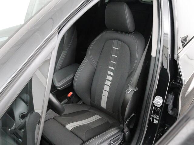 BMW 2-SERIE GRAN TOURER 218d Advantage | Sportstoelen | Stoelverwarming | Navigatie | Bluetooth | Parkeerhulp | Climate control | Cruise control