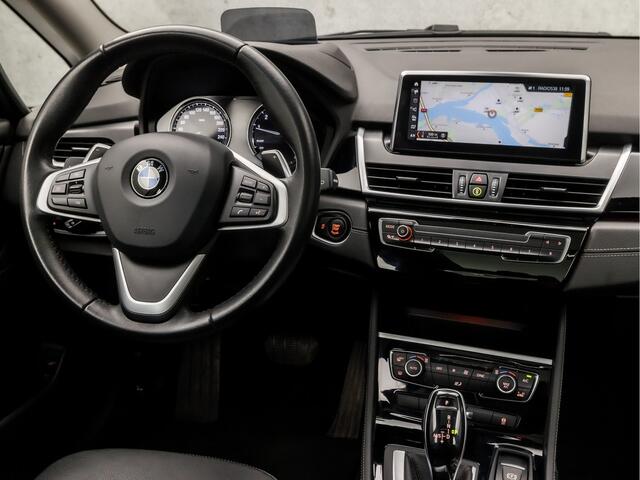 BMW 2-SERIE GRAN TOURER 220i Executive Sportline 192Pk Automaat (PANORAMADAK, GROOT NAVI, HEAD-UP DISPLAY, LEDEREN SPORTSTOELEN, SFEERVERLICHTING, LED KOPLAMPEN, ELEK ACHTERKLEP, NIEUWSTAAT)
