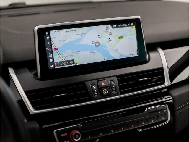 BMW 2-SERIE GRAN TOURER 220i Executive Sportline 192Pk Automaat (PANORAMADAK, GROOT NAVI, HEAD-UP DISPLAY, LEDEREN SPORTSTOELEN, SFEERVERLICHTING, LED KOPLAMPEN, ELEK ACHTERKLEP, NIEUWSTAAT)