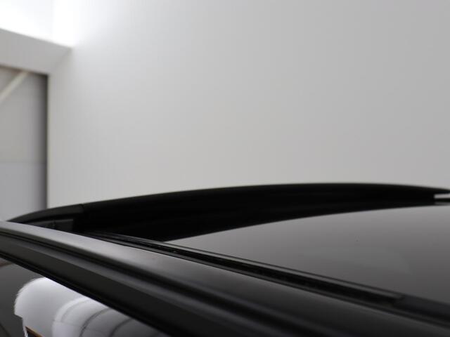 BMW 2-SERIE GRAN TOURER 220i 7-persoons High Executive Edition | Panoramadak | Leder | Stoelverwarming | Trekhaak | Head-Up | Camera | Sport Line | Sportstoelen | Navigatie | Full LED