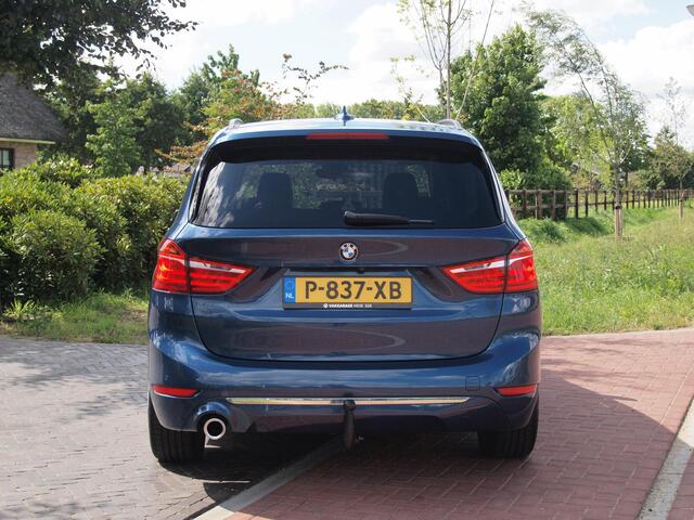 BMW 2-SERIE GRAN TOURER 216i 7p. Business Edition Plus | Camera | Trekhaak | Head-up display | Cruise Control |