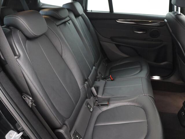 BMW 2-SERIE GRAN TOURER 218i 7-PERS HIGH EXECUTIVE AUT. + HEAD-UP | LEDER | AFN. TREKHAAK | CAMERA | STOELVERW.