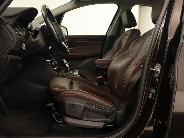 BMW 2-SERIE GRAN TOURER 218i High Executive | Leder | Head-Up | Trekhaak | Stoelverwarming | Navigatie | Full LED | Parkeerhulp | Climate control