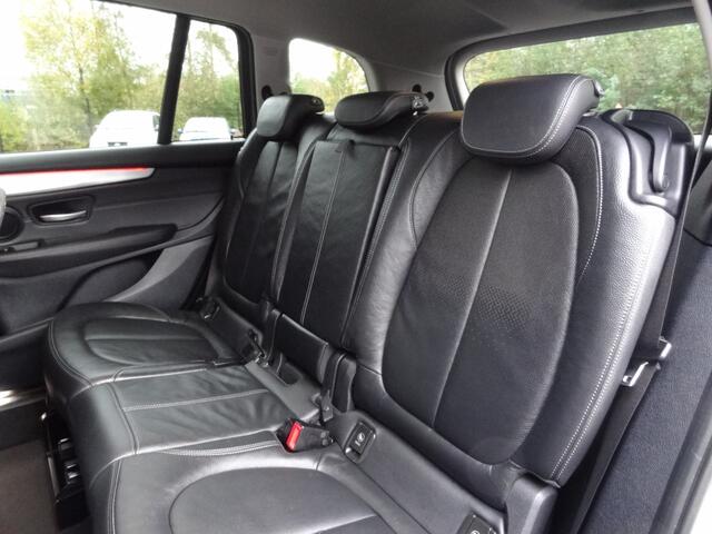 BMW 2-SERIE GRAN TOURER 220i 7p. | 192 PK | LEDER | HEAD UP | NL-AUTO | NAP !!