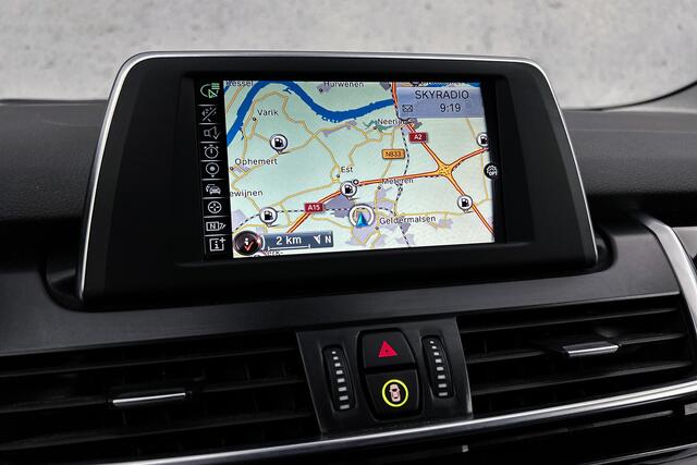 BMW 2-SERIE GRAN TOURER 218i Sport 7p. | Trekhaak | Parkeersensoren | Navigatie | Cruise control | Airco