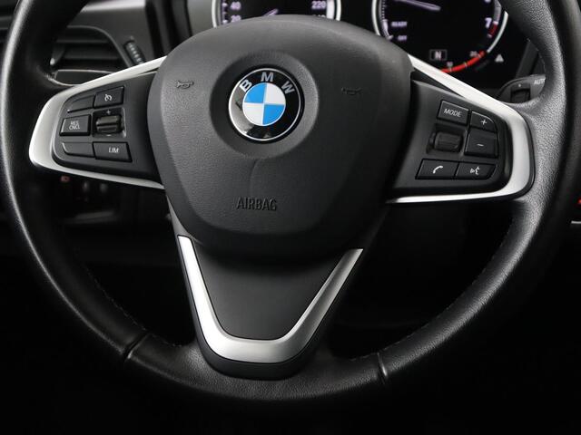 BMW 2-SERIE GRAN TOURER 216i Luxury Line 7-persoons | Trekhaak | Stoelverwarming | Leder | Head-Up | Camera | Navigatie | Full LED | Park Assist | Sfeerverlichting | Climate control | Getint glas