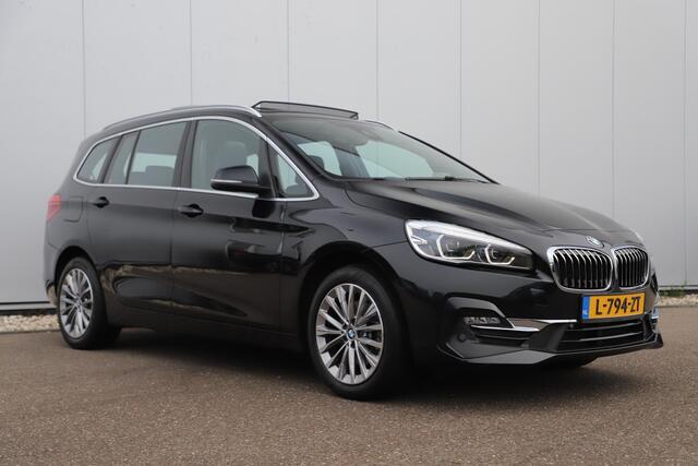 BMW 2-SERIE GRAN TOURER 218i 7p. High Executive Edition Automaat Panoramadak Leder Sportstoelen 7 Persoons Navigatie Carplay Achteruitrijcamera Stoelverwarming HUD
