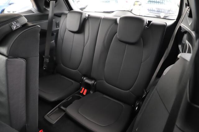 BMW 2-SERIE GRAN TOURER 218i 7p. High Executive Edition Automaat Panoramadak Leder Sportstoelen 7 Persoons Navigatie Carplay Achteruitrijcamera Stoelverwarming HUD