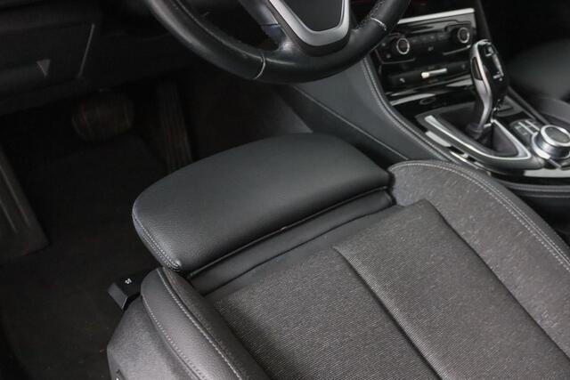 BMW 2-SERIE GRAN TOURER 218i Sportline 7-Persoons Trekhaak, Head Up, Navigatie,