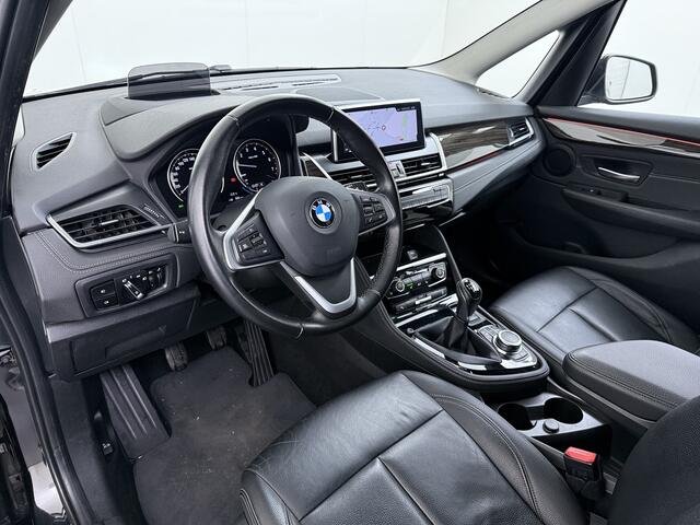 BMW 2-SERIE GRAN TOURER 216i-T 7-Pers. Leer Trekhaak Navi-Plus Ecc Head-Up Display Camera Navi Ecc Pdc Cruise Control Luxury Line Business Edition Plus Stoelverwarming Elek.Achterklep Privacy Glas Led Lmv 17" Origineel Nederlandse Auto met plaats voor 7 personen! ¤ 45.000,- nieu