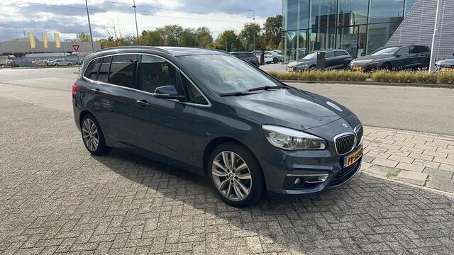 BMW 2-SERIE GRAN TOURER 218i 136pk High Executive Automaat 7P. / Panoramadak / Navigatie / Stoelverwarming / Camera / Trekhaak