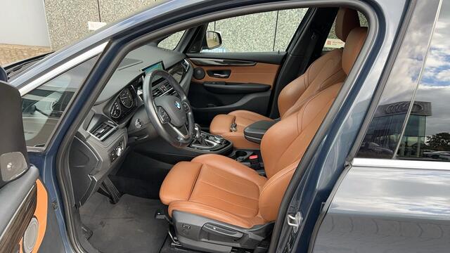 BMW 2-SERIE GRAN TOURER 218i 136pk High Executive Automaat 7P. / Panoramadak / Navigatie / Stoelverwarming / Camera / Trekhaak